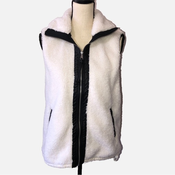 Abercrombie & Fitch Soft A&F Sherpa Fleece Vest Off White Black Size Small Zip - Picture 1 of 6